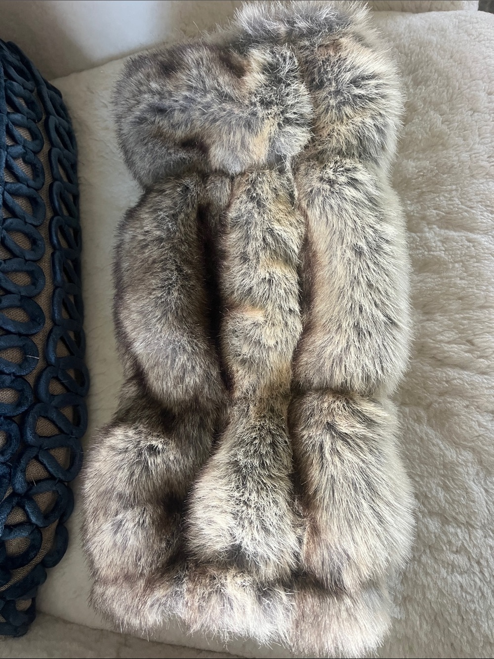 Faux fur embellished 7" x 16" hand muff. - Picture 6 of 7